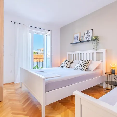 Apartment Zora *